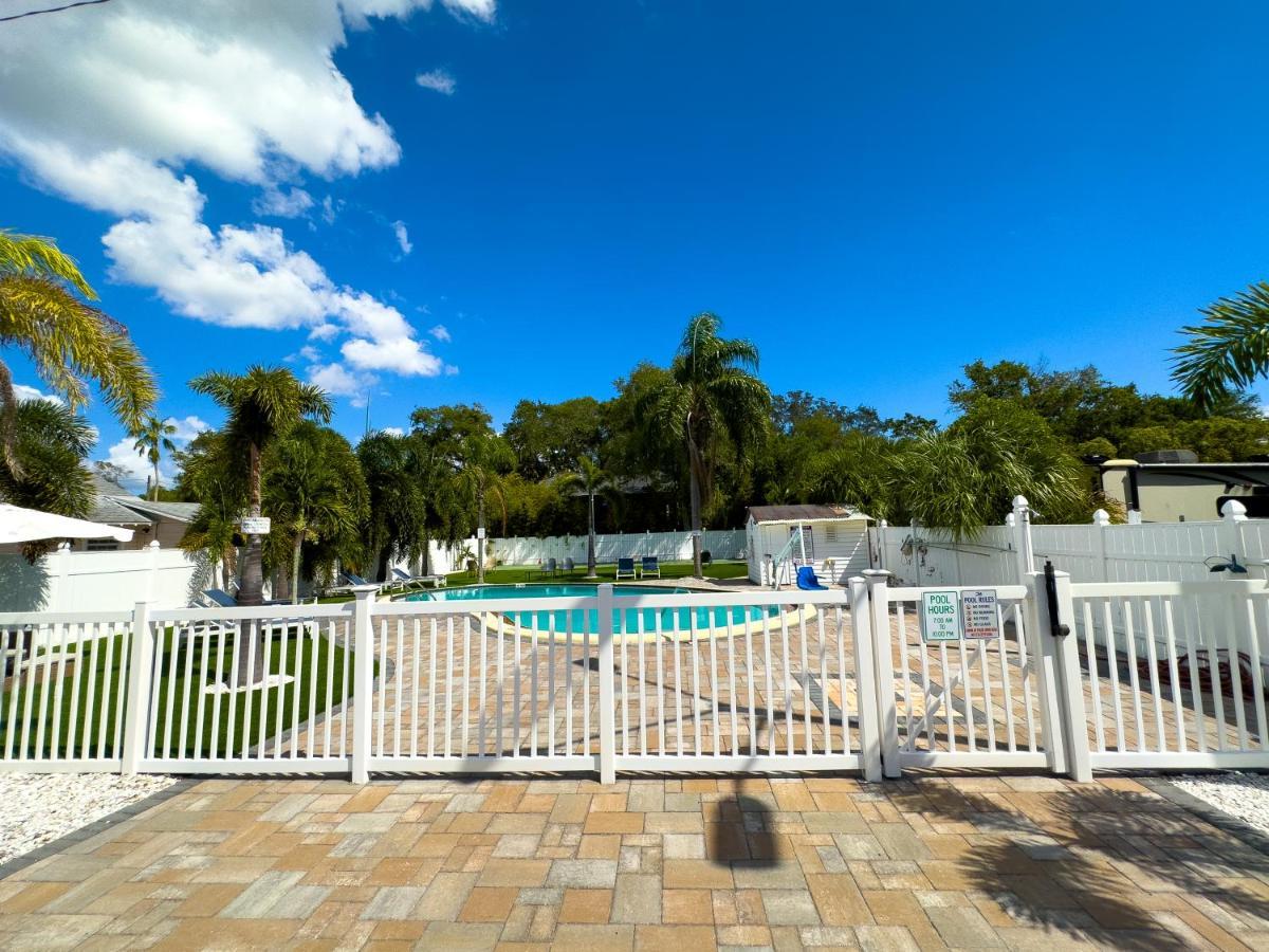 1K Bed Studio Apt With Shared Pool 02 Clearwater Esterno foto